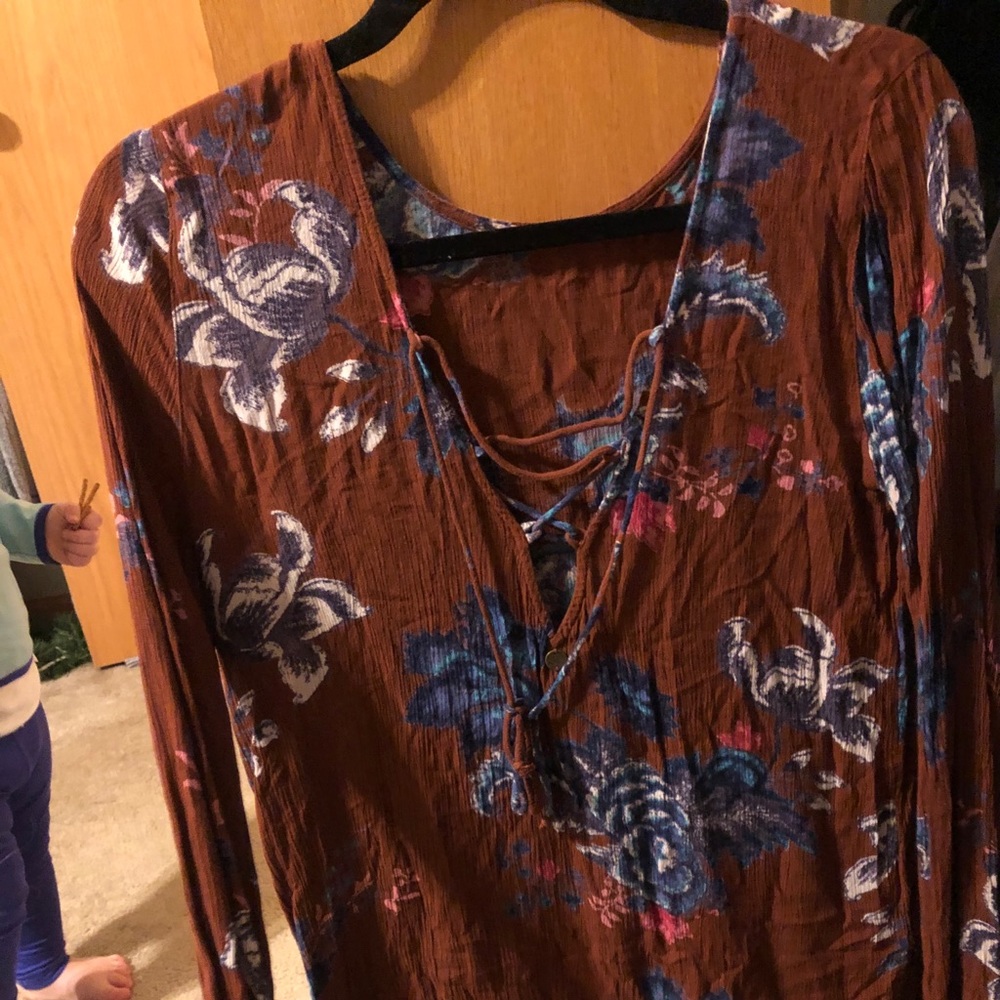 Long sleeve lace up v neck